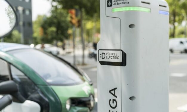 Barcelona permitirá más de 660 puntos de recarga de vehículos eléctricos