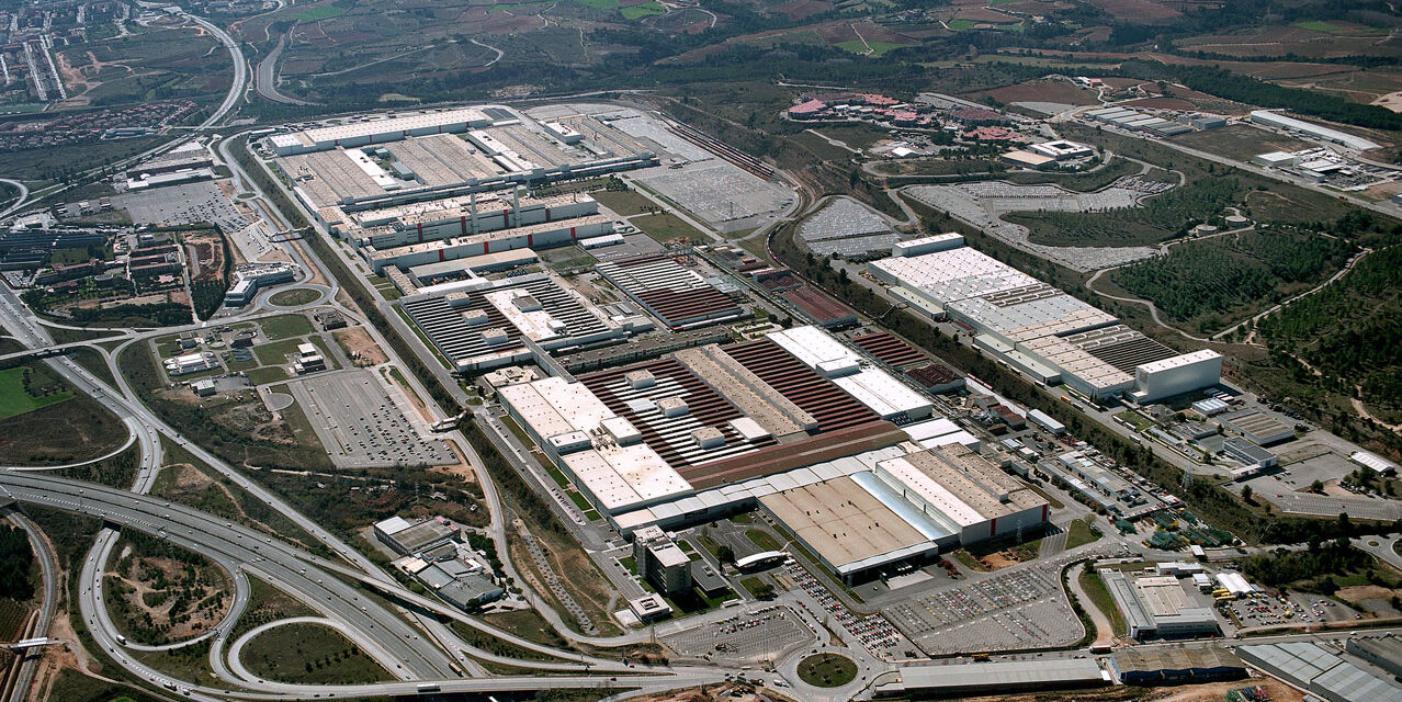Gobierno, Seat, Volkswagen e Iberdrola impulsarán una fábrica baterías para vehículos eléctricos en España
