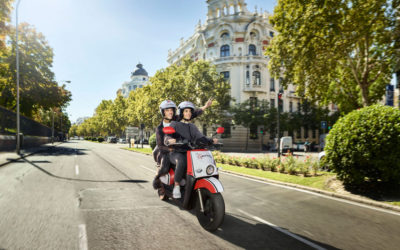Acciona despliega más de 500 motos eléctricas de alquiler en València
