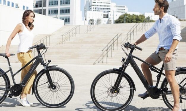 Peugeot reinventa la bicicleta urbana con asistencia eléctrica con la eC01 Crossover