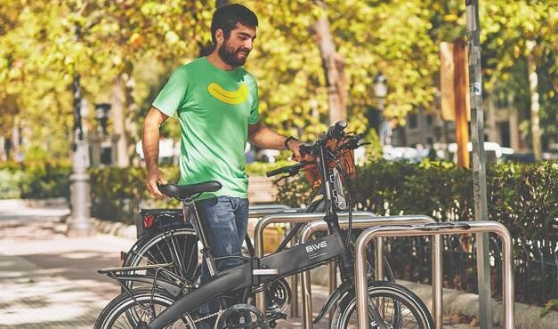 Cabify lanza en València su servicio de suscripción de bicis integrado en app