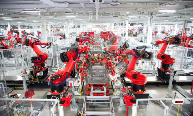 Tesla suspende temporalmente su producción por problemas de suministros