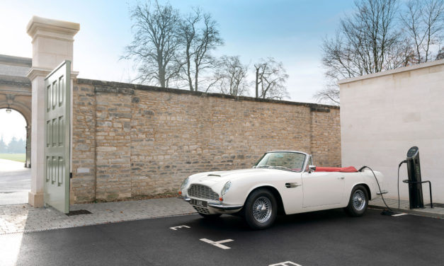 Aston Martin crea un programa para la electrificación de sus coches clásicos