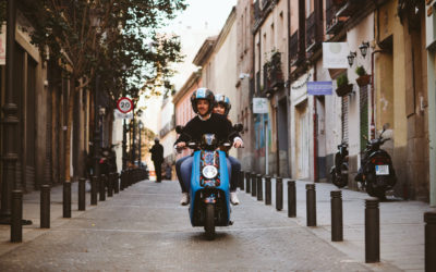 Movo comienza a operar en Barcelona con sus motos eléctricas