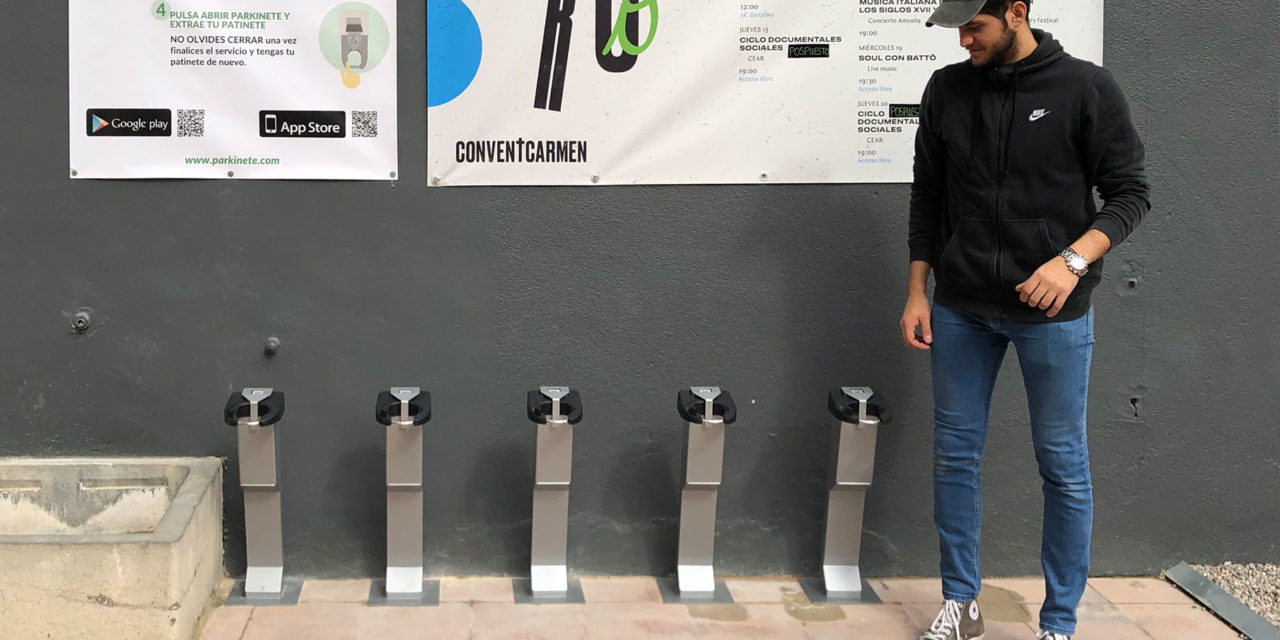 Parkinete instala su primer aparcamiento inteligente de patinetes en Convent Carmen