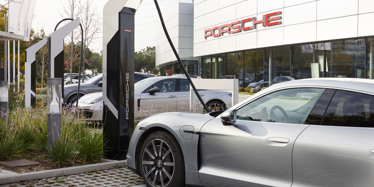 Porsche inaugura la estación de carga más potente de España