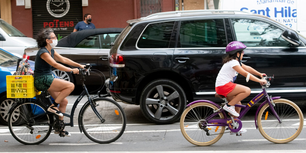 La movilidad en bicicleta se mantiene durante la pandemia mientras descienden los desplazamientos en coche